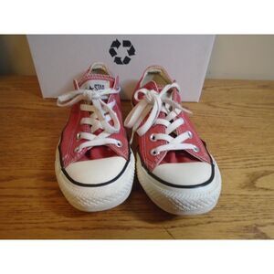 CONVERSE- Red sneakers size 6